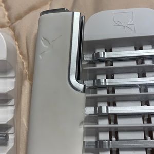 DERMAFLASH dermaplaning exfoliation & Peach fuzz removal